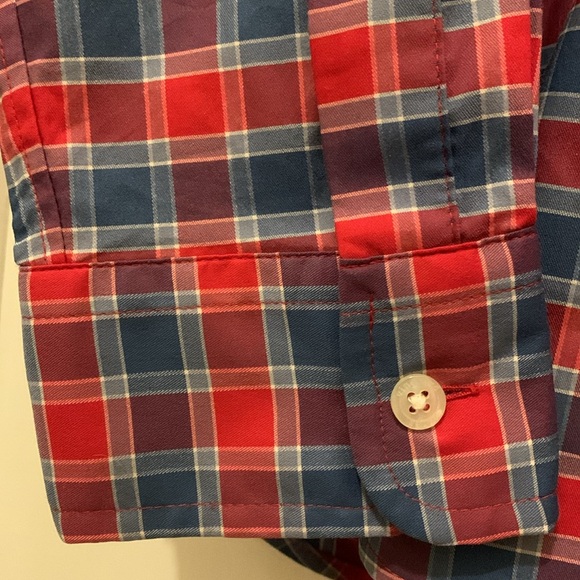 Vineyard Vines (S) - Picture 7 of 15